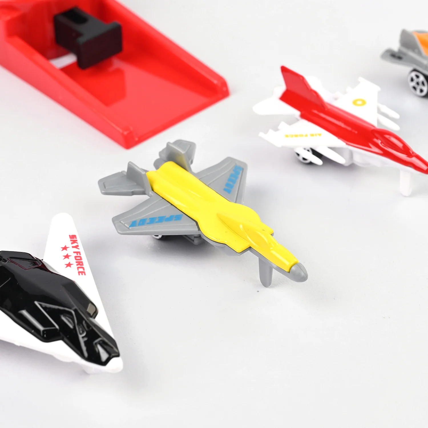 Fighters Launcher Die-Cast Metal Toy Plane Set - Image 3