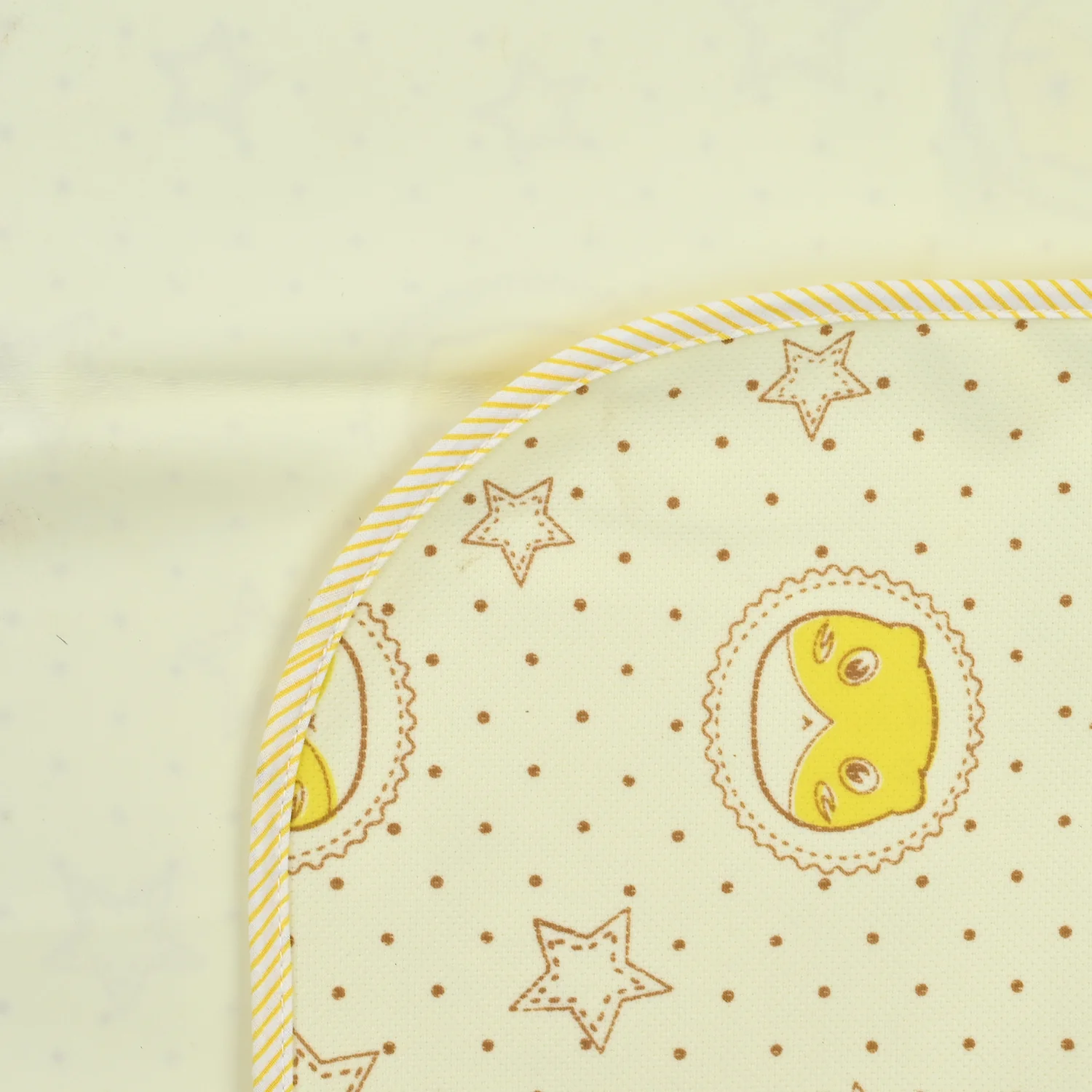 Baby Waterproof Changing Mat 48x68 - Image 2