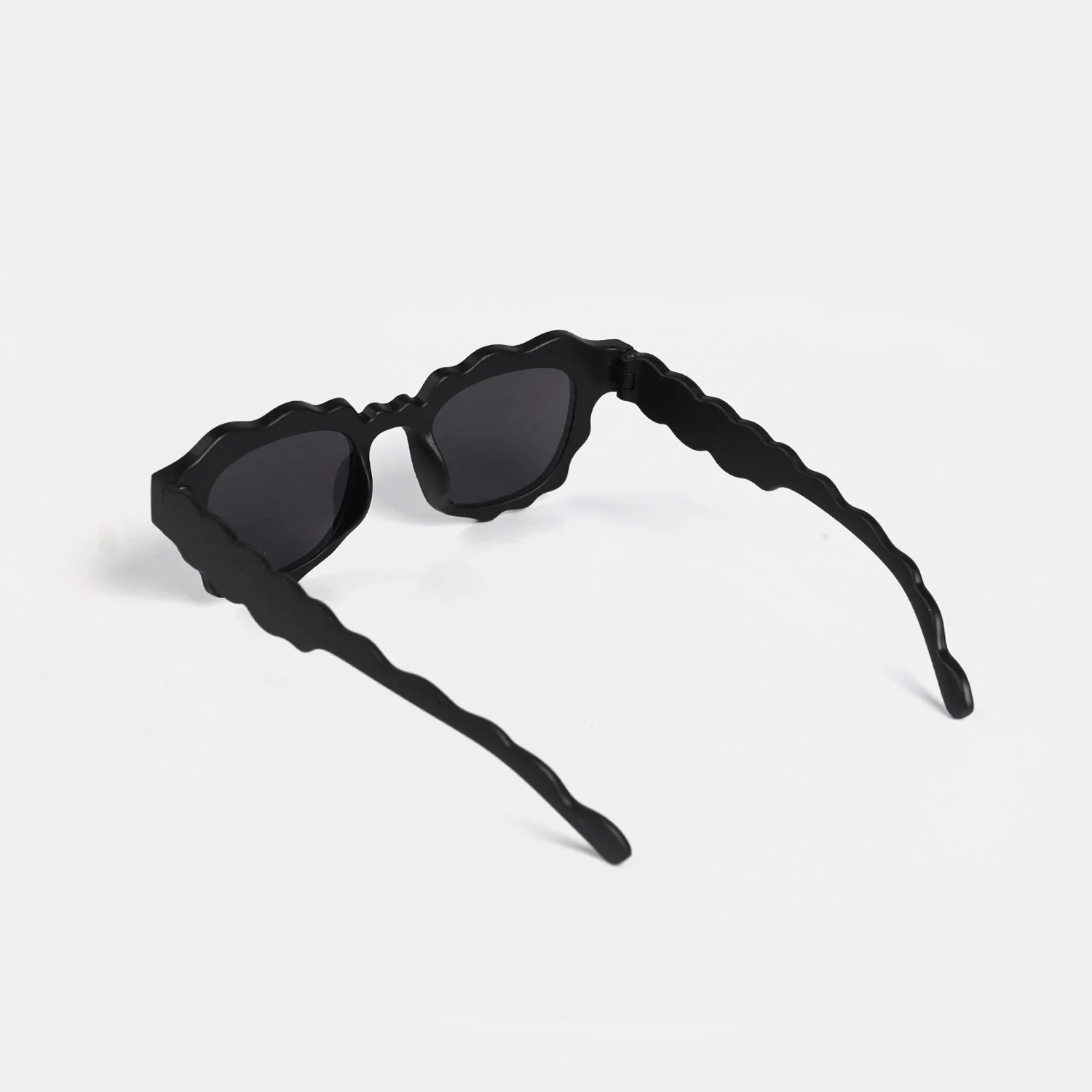 Kids Stylish Sunglasses - Image 3