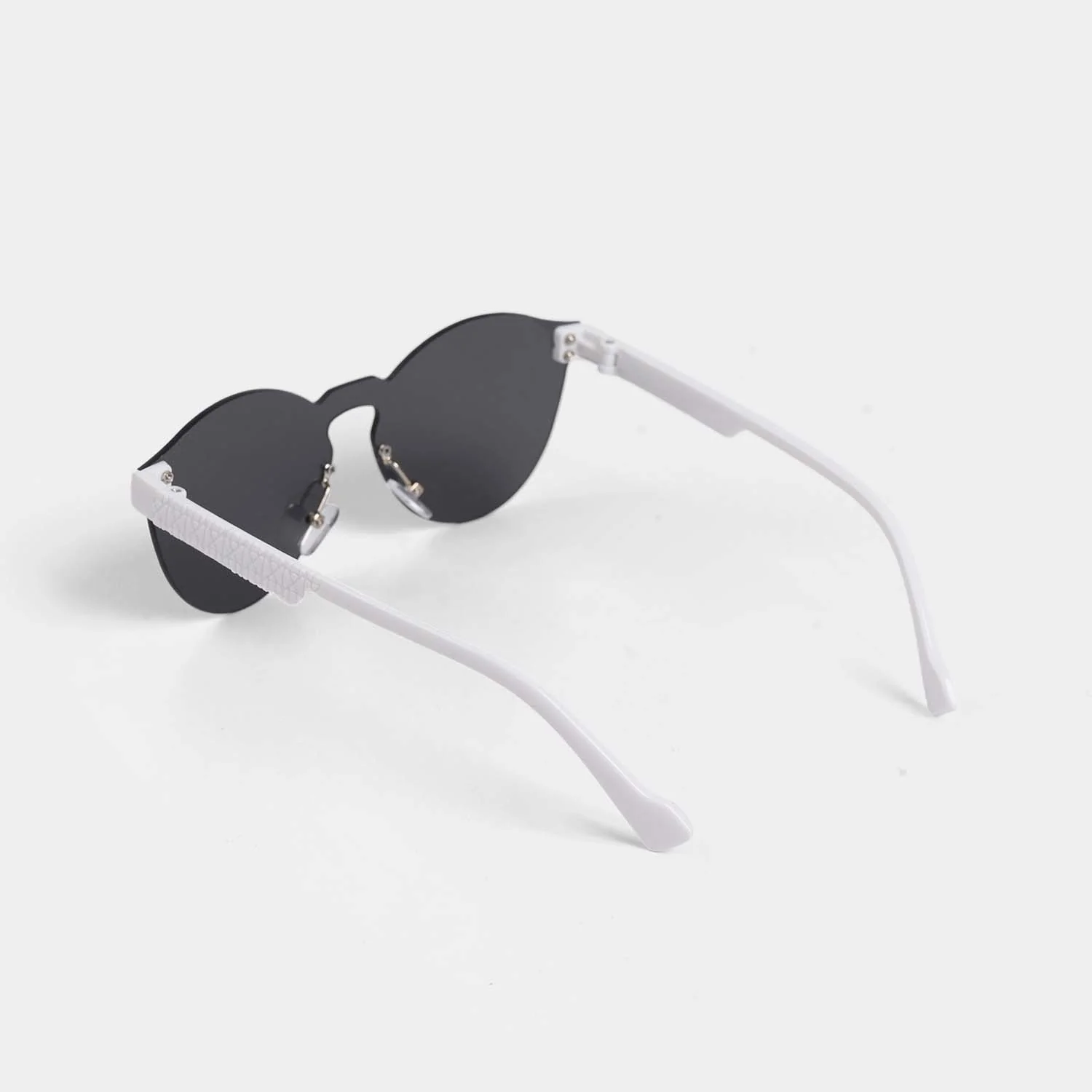 Stylish & Elegant Sunglasses for Kids - Image 3