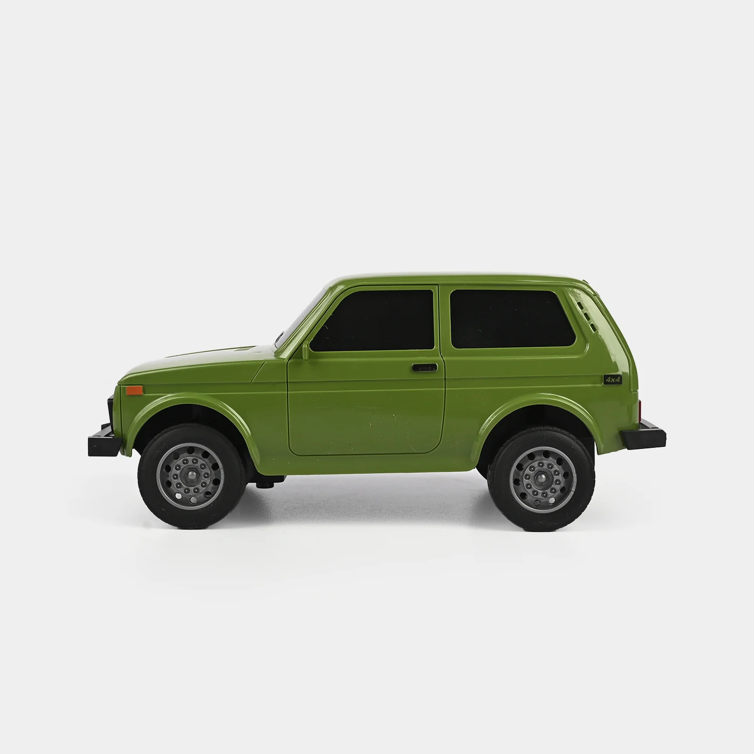 Remote-Control 4×4 Model Car For Kids - Image 4