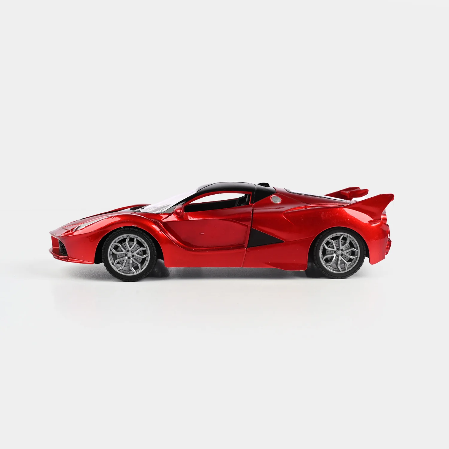 REMOTE CONTROL CAR WITH LIGHT AND SPRAY FUNCTION FOR KIDS - Image 4