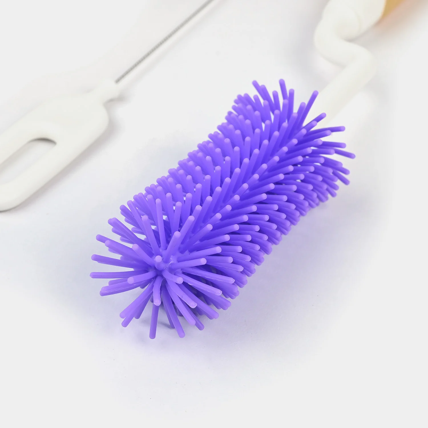 Rotating Bottle Feeder Brush with Stand - Image 5