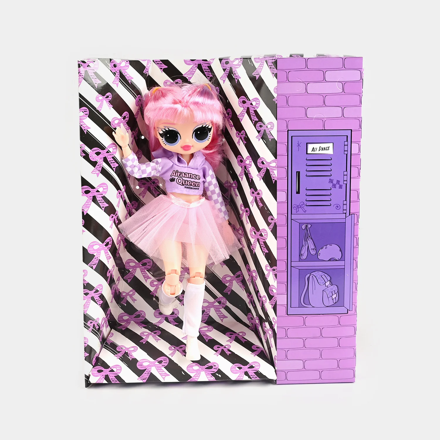 Lovely Surprise Fashion Doll with Accessories - Image 2